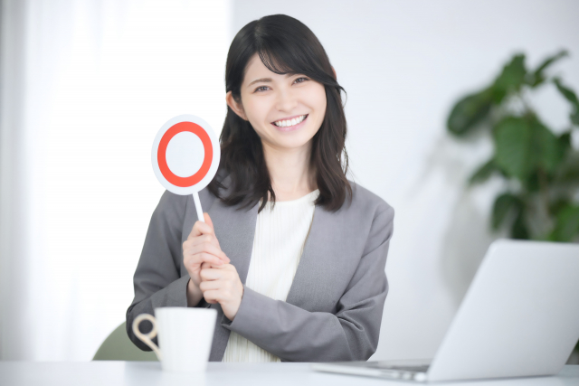 就活でのノーメイクは「マナー違反」ではない
