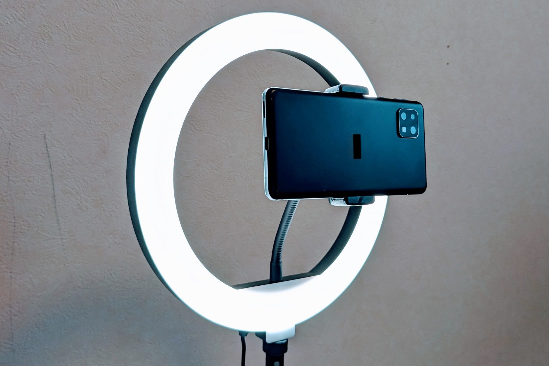 Webエントリーシート用の写真を用意する方法と選び方