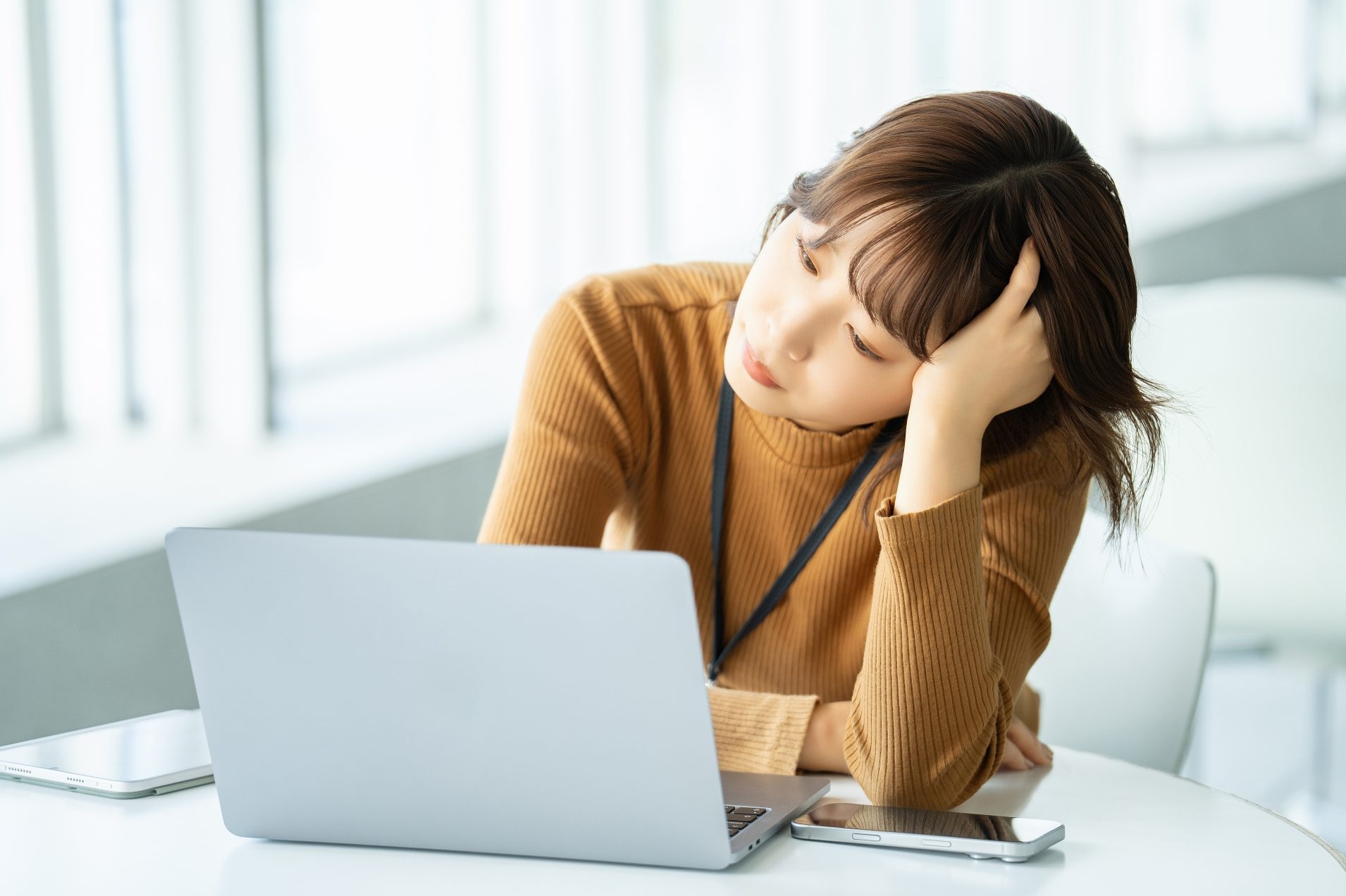 就活エージェントを使って後悔した、実際のトラブル事例